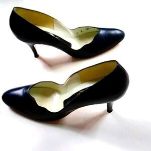 VTG, NAVY BLUE GENUINE LEATHE  LLOYD GOTCHY WOMEN'S SHOES SIZE 8